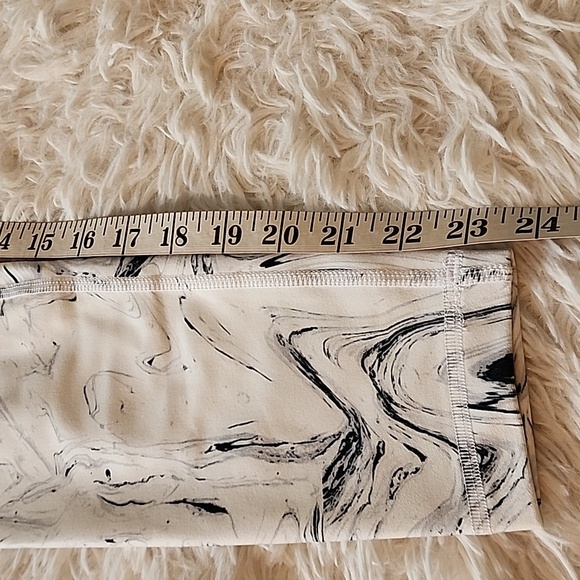 Balance Collection Brand New Marble Print Leggings - Picture 7 of 8